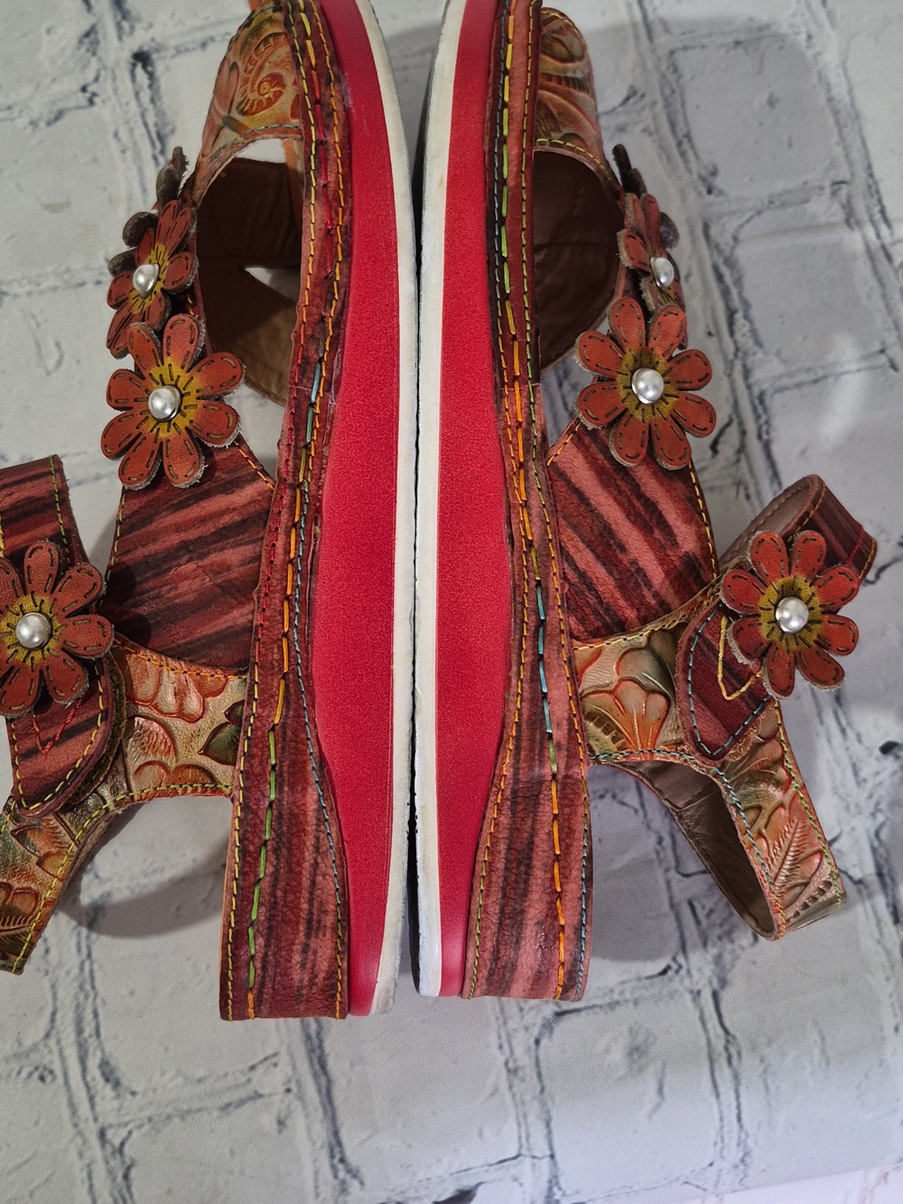 L'ARTISTE Orange Floral Leather Velcro Strap Lightweight Sandals (7.5-8) - Picture 4 of 9